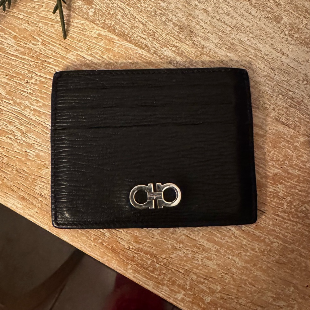 Ferragamo men’s card holder